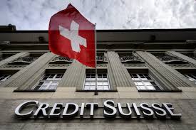 Credit Suisse precipita sui suoi errori: pecunia olet, e parecchio / Ma il governo svizzero corre a salvarla e tutti contenti