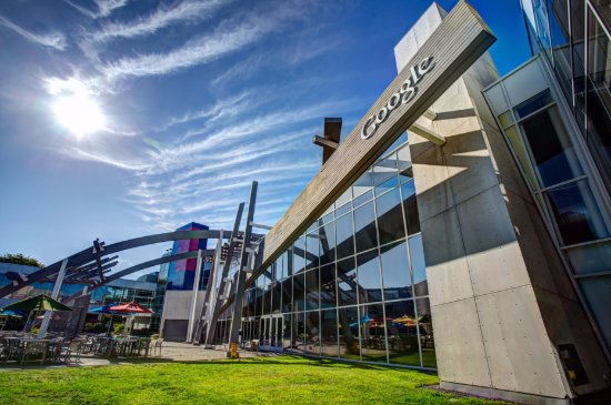 Gli Usa in tribunale contro Google: è un monopolio, soffoca la concorrenza