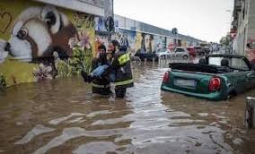 MALTEMPO / Piove e Milano si allaga. Esondati il fiume Seveso e il lago di Como