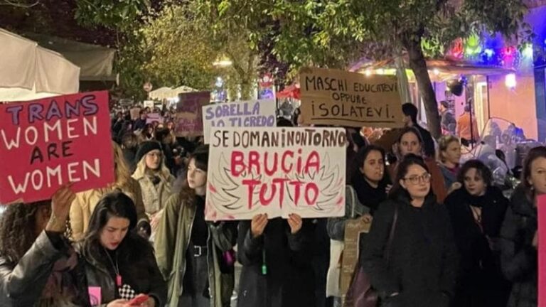 GIULIA / Il rumore degli studenti in piazza: “Se non torniamo bruciate tutto”