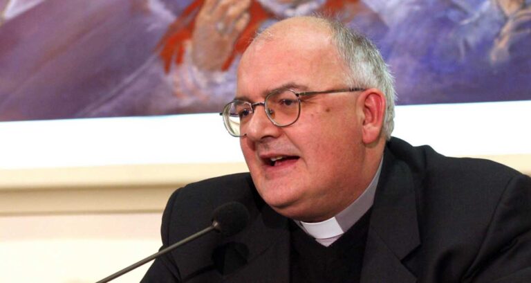 Ferrara, il sindaco: “Il vescovo spalanchi le porte di casa sua ai migranti”