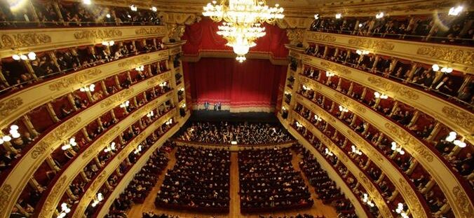 VIETATO / Alla Scala grida: Viva l’Italia Antifascista. Arriva la Digos