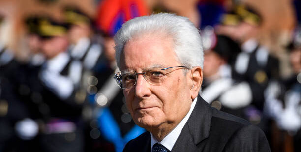 Mattarella: “La tecnologia resti umana” / “Il voto libero decide, non i sondaggi”