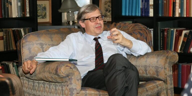 La stampa europea: Sgarbi “ladron de cuadros” un problema per Meloni