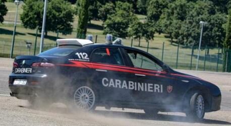 MODENA / Pugni e schiaffi di un carabiniere a un lavoratore di colore