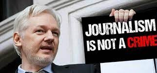 ASSANGE / Lezione al giornalismo: potere Usa e crimini non si processano