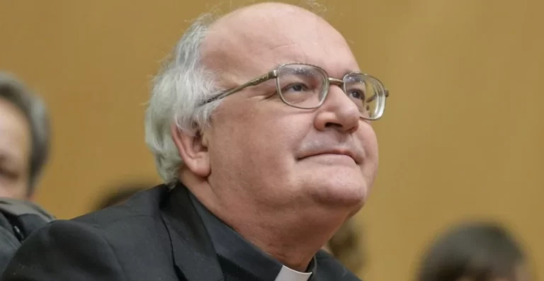 MIGRANTI / Il vescovo Perego: “Milioni di euro buttati a mare con l’accordo tra Italia e Albania,  sconfitta la democrazia”