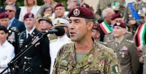 VANNACCI / Sospeso per undici mesi / Leggi anche: Il conformista in linea retta