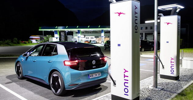 MOBILITA’ / In calo le vendite di auto elettriche, e i produttori frenano