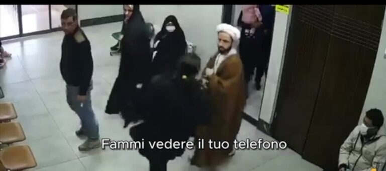 IRAN / Due donne senza velo affrontano i fanatici mullah – due video