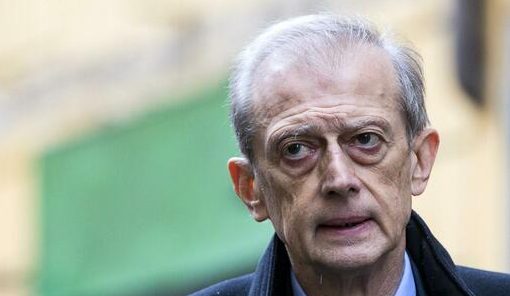 FURTO DEL PROFUMO / “Piero Fassino denunciato perché recidivo”