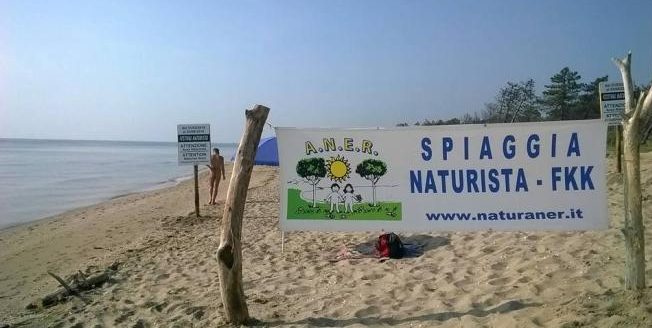 ESTATE /  Riaperta al Lido di Dante la spiaggia per naturisti