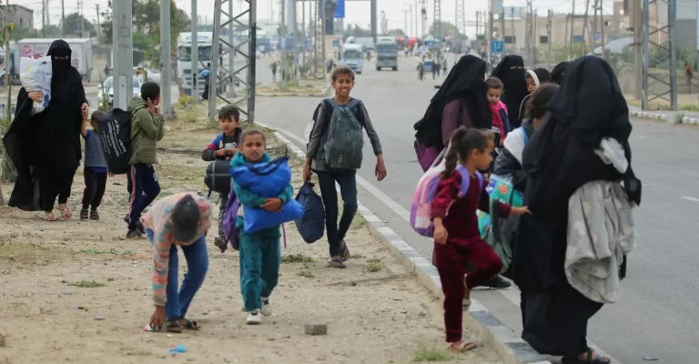 RAFAH / Strage di donne e bambini. Crosetto: “Così Israele semina odio”