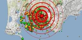 TERREMOTO / Forti scosse ai Campi Flegrei / Video: i pericoli di un’eruzione del supervulcano