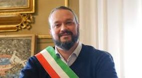 FERRARA / Fabbri ad Anselmo: “Fat dar in tal c..! ti e cl’altra put…”