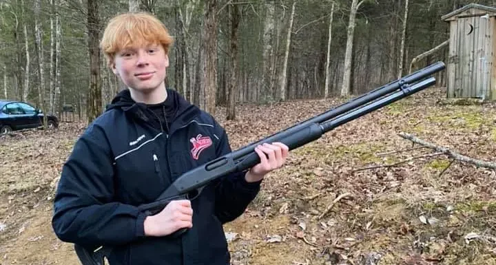 KENTUCKY / Non invitato, spara e fa una strage alla festa dell’ex fidanzata