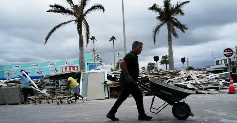 L’URAGANO / Florida, ordini di evacuazione per 6 milioni di abitanti