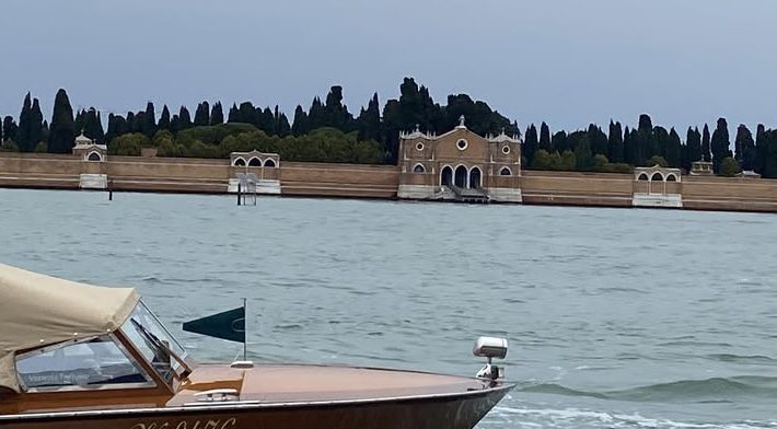 IL FILO INVISIBILE che ci lega a un luogo del dolore