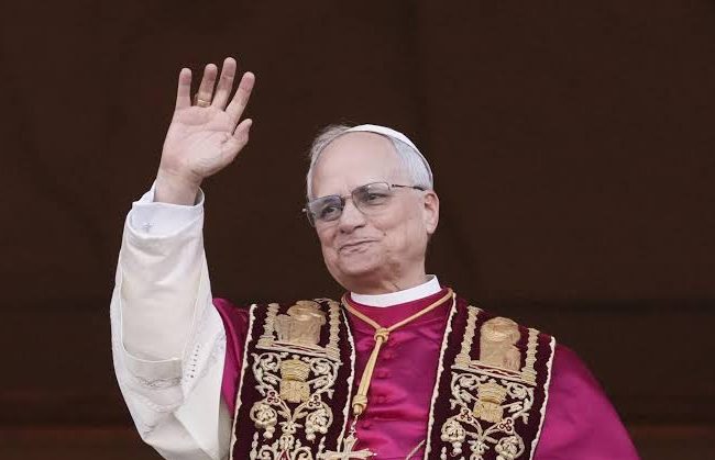 LEONE XIV / L’americano Prevost nuovo Papa: “Costruiamo ponti”. E cita la pace “disarmata e disarmante”