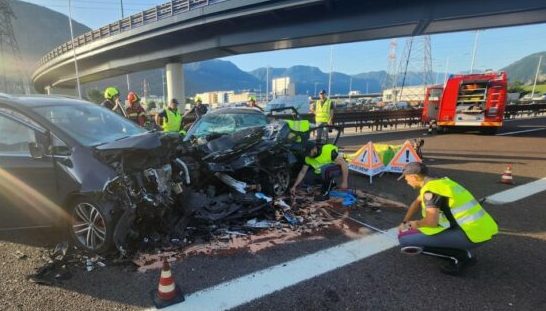 AUTOBRENNERO / Auto contromano: un morto e 5 feriti