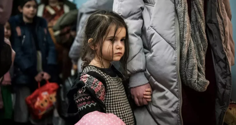 YALE: “Rapiti dai russi 35mila bambini ucraini, come i nazisti in Polonia”