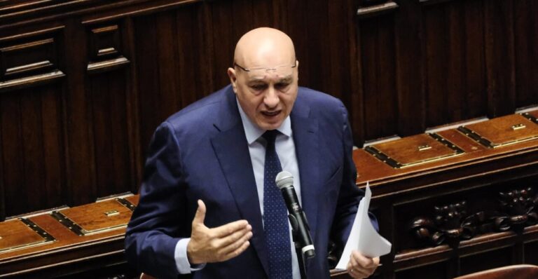 UNA SECONDA NAVE ITALIANA per proteggere la Flotilla / Crosetto: “Ma garantire la sicurezza è impossibile”