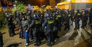 EINDHOVEN /  Niente incidenti, ma 180 tifosi del Napoli arrestati ed espulsi prima della sfida di Champions League