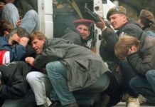 SARAJEVO / Ricchi cecchini italiani pagavano per uccidere donne e bambini. “Tra i killer un banchiere di Trieste”