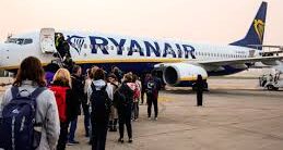 VOLI / Dal 12 novembre Ryanair renderà obbligatoria la carta d’imbarco soltanto sullo smartphone