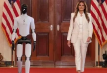 PUO’ SERVIRE LO CHAMPAGNE