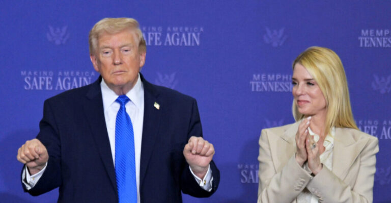 TRUMP licenzia la ministra della Giustizia, Bondi