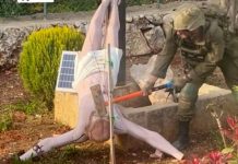 LIBANO / Foto shock: soldato israeliano infierisce con un’ascia contro la statua di Gesù. Le scuse di Tel Aviv