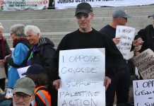 GAZA / Del Naja dei Massive Attack racconta: “Fermo, con un cartello pro-Pal, mi hanno arrestato: una follia”- vd