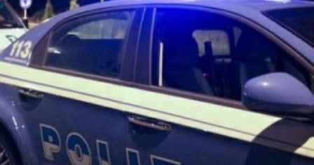 PRATO / “Dacci i soldi”. Gravissimo giovane accoltellato in piazza da un 16enne italiano: fermato con il complice