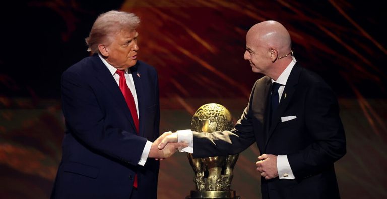 L’IRONIA sull’Italia del “pupazzo di Trump”. Tardelli: “Più rispetto e parli dell’arbitro somalo mandato via”