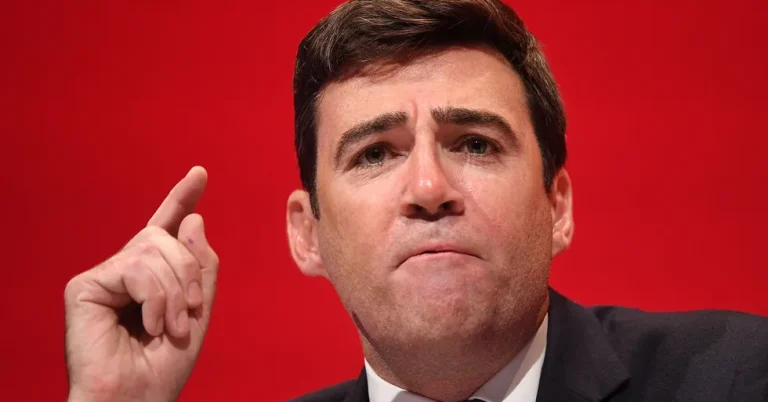INGHILTERRA INGOVERNABILE / Il laburista Starmer si dimette da premier. La Destra di Farage scalpita
