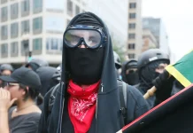 TRUMP s’inventa il terrorismo transnazionale Antifascista e il governo Meloni partecipa alla crociata