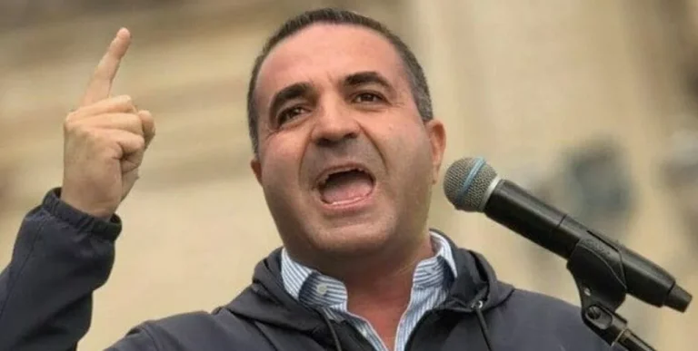 VOLANO STRACCI / Il sindaco di Reggio Calabria replica a Vannacci: “Cornuto…” – vd