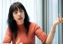 LA SINISTRA sconfigge con la figlia di immigrati i filonazisti dell’AfD e conquista per la prima volta Berlino