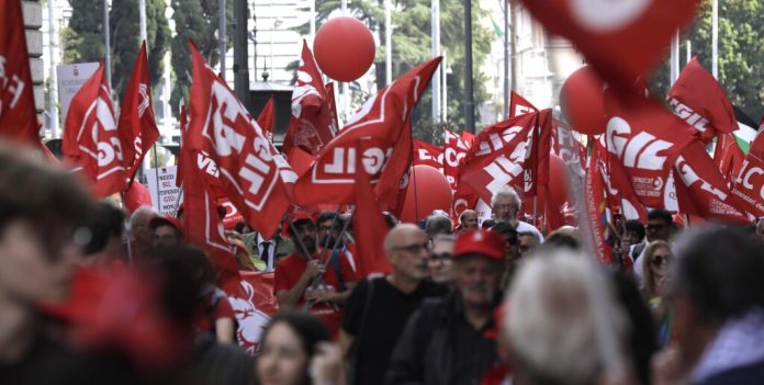 MANIFESTAZIONE DELLA CGIL LAVORO PACE AMBIENTE WELFARE COSTITUZIONE